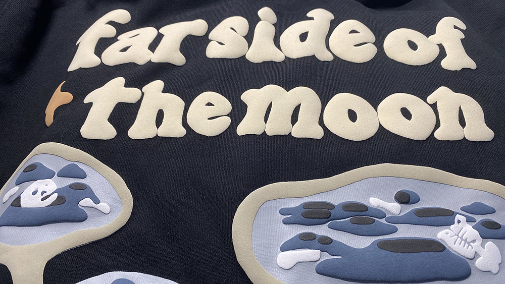 Large area puff print hoodie